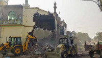 UP: Bulldozer action against 180-year-old Noori Jama Masjid in Fatehpur over encroachment